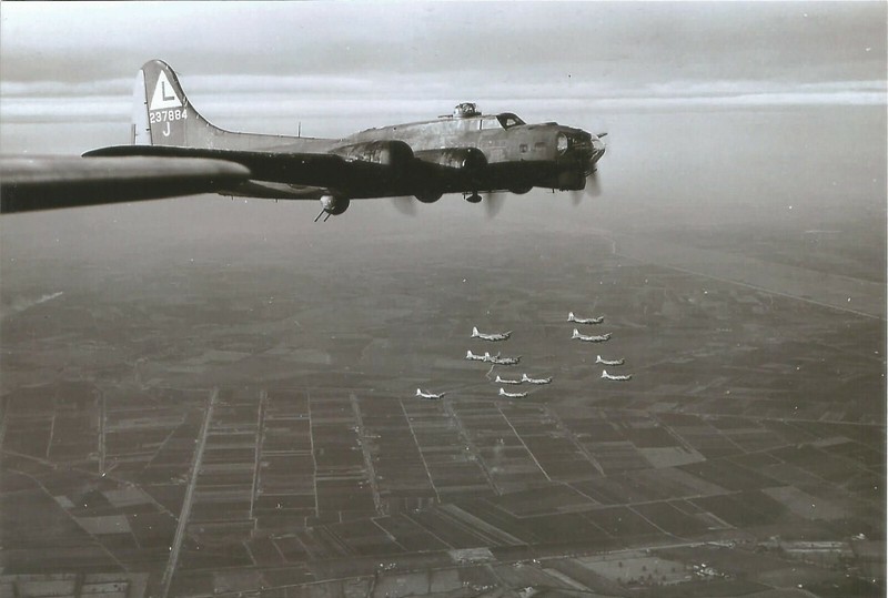 WW II Usa Photo .. — B-17 Bombers Formation