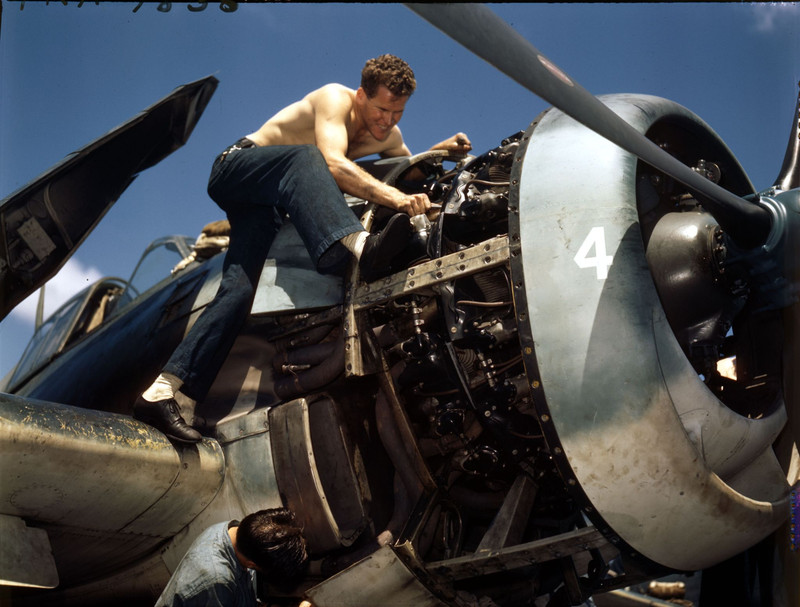 COLOR WW2 WWII Photo World War Two / US Navy F6F Hellcat USS Lexington CV-16