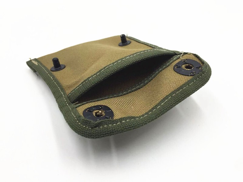 WW2 KOREAN WAR US ARMY KHAKI FIRST AID POUCH WITH HOOK COMPASS BAG gallery