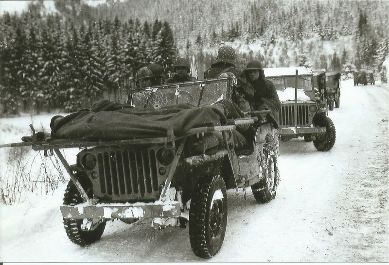 WW II Usa Photo — Willy Jeep With Wounded Soldier …